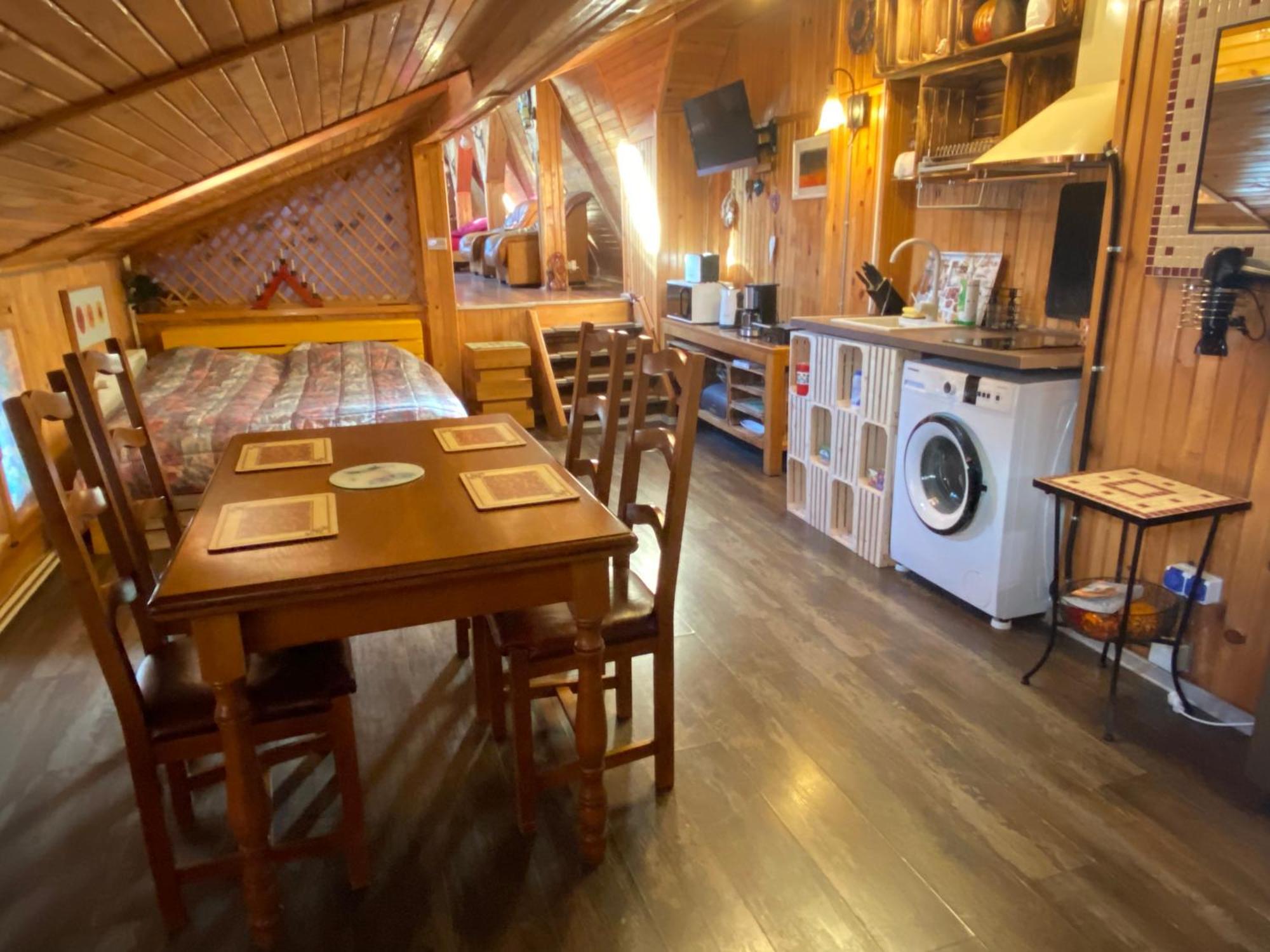 Appartamento Wooden Attic Braşov Esterno foto