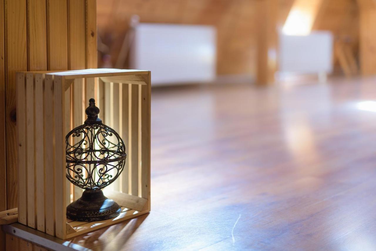 Appartamento Wooden Attic Braşov Esterno foto