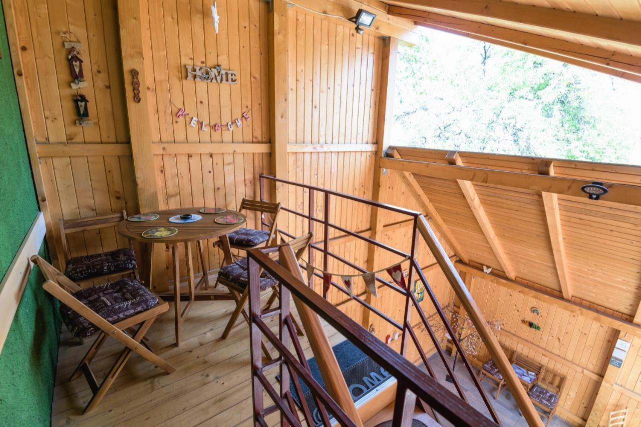 Appartamento Wooden Attic Braşov Esterno foto