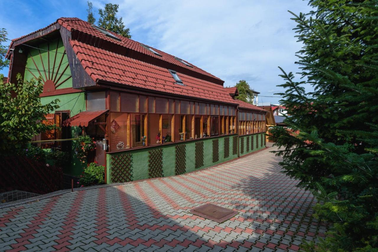 Appartamento Wooden Attic Braşov Esterno foto